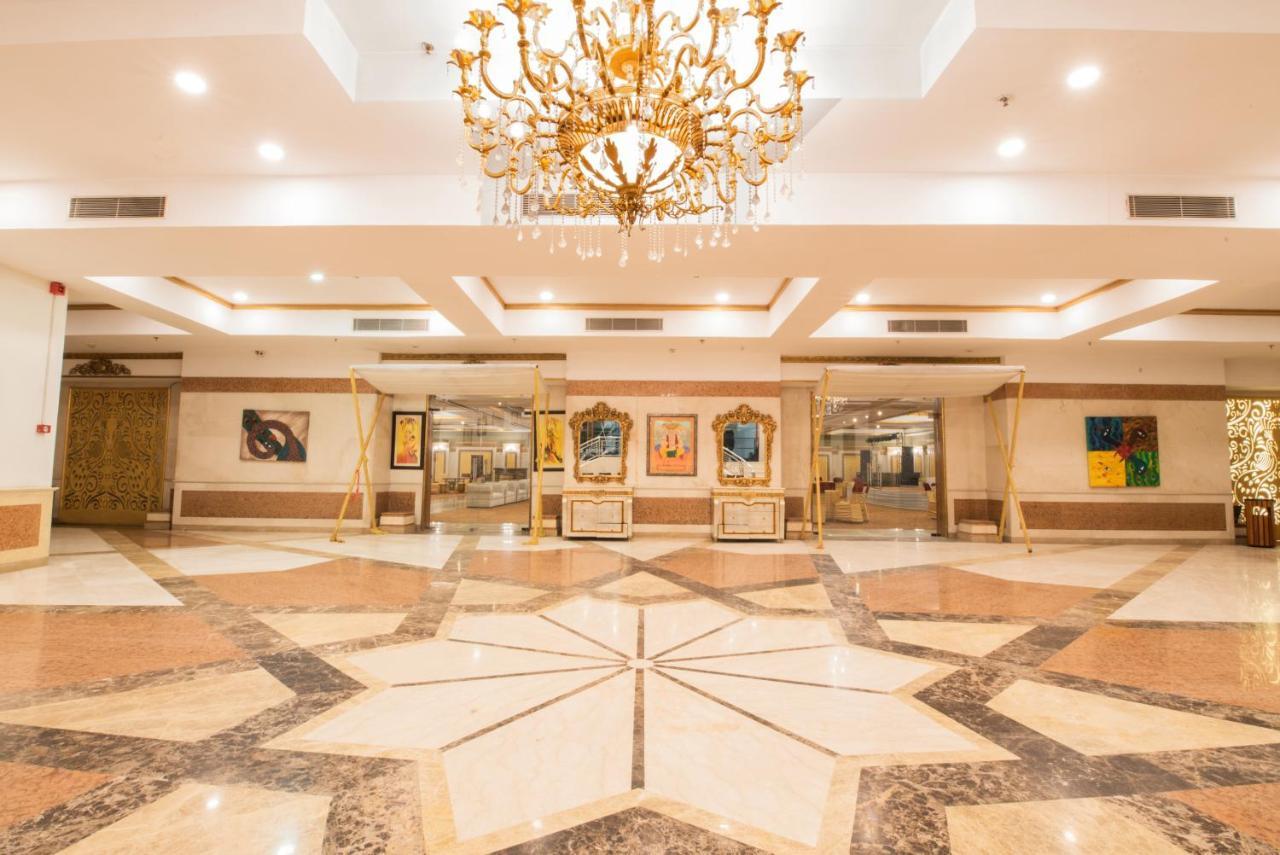 Hotel Celebration Gardens New Delhi Eksteriør billede